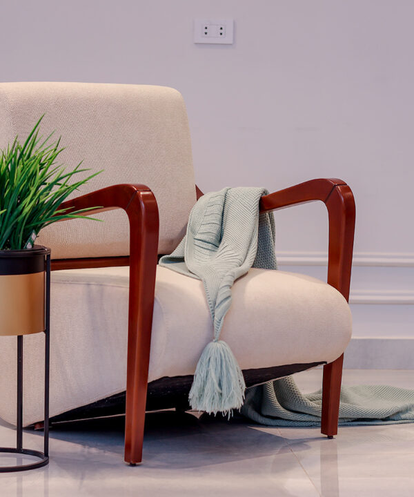 Privera wood chair